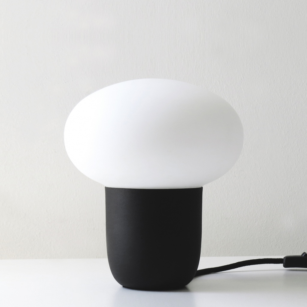Lumuna M64 Lampara Mesa Metal Tulipa Opal E27 Led Di.20xh23cm Negra